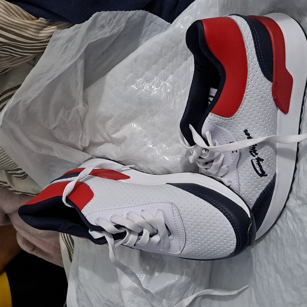 Tommy Hilfiger kids sneakers